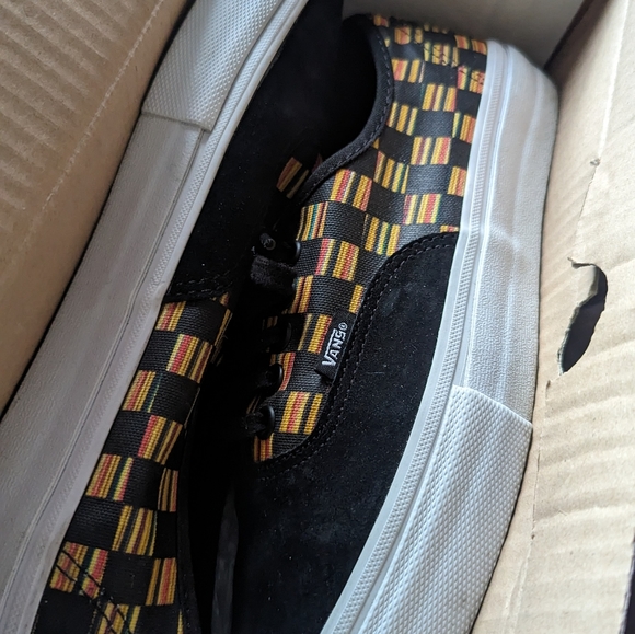 Vans - Picture 1 of 3